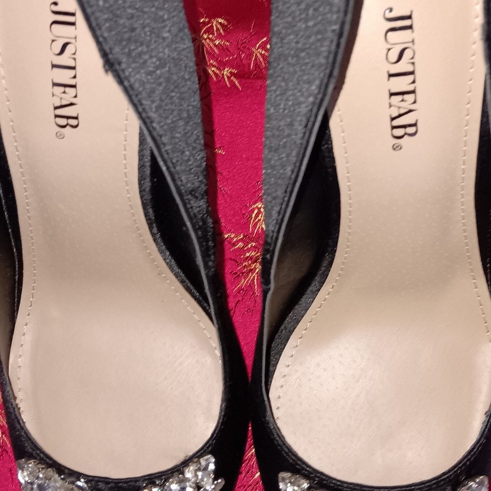 JustFab Elegant Black Heels with Glittering Details